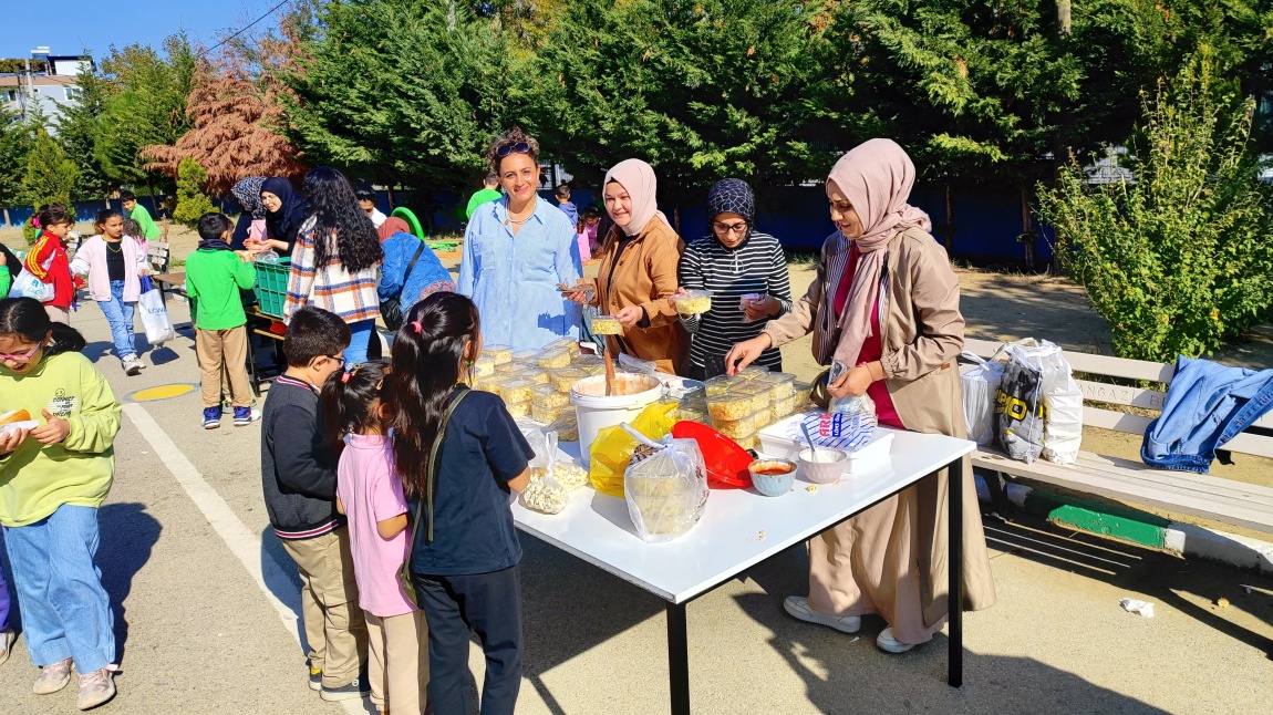 Velilerimizle Birlikte Okulumuzda Kermes Düzenledik